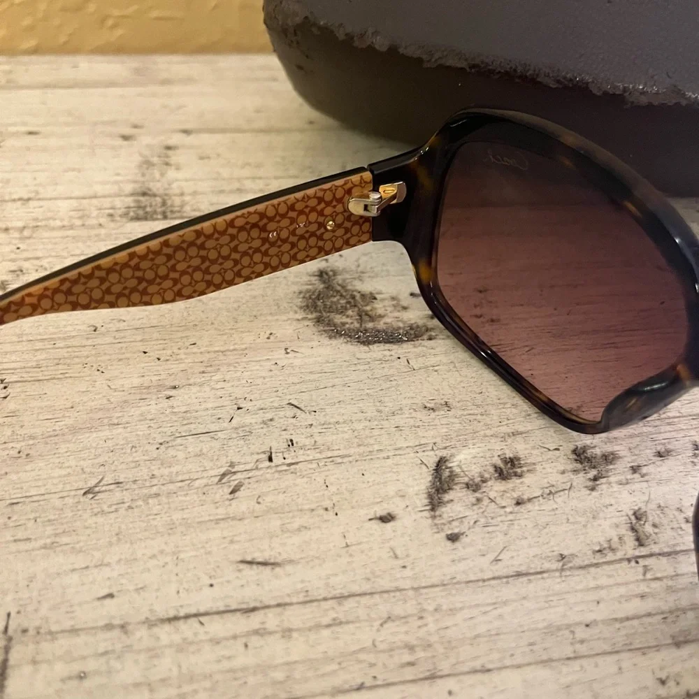 Coach Brown Sunglasses - Picture 4 of 5